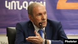 Armenia - Former President Levon Ter-Petrosian speaks at a press conference in Yerevan, June 10, 2021.