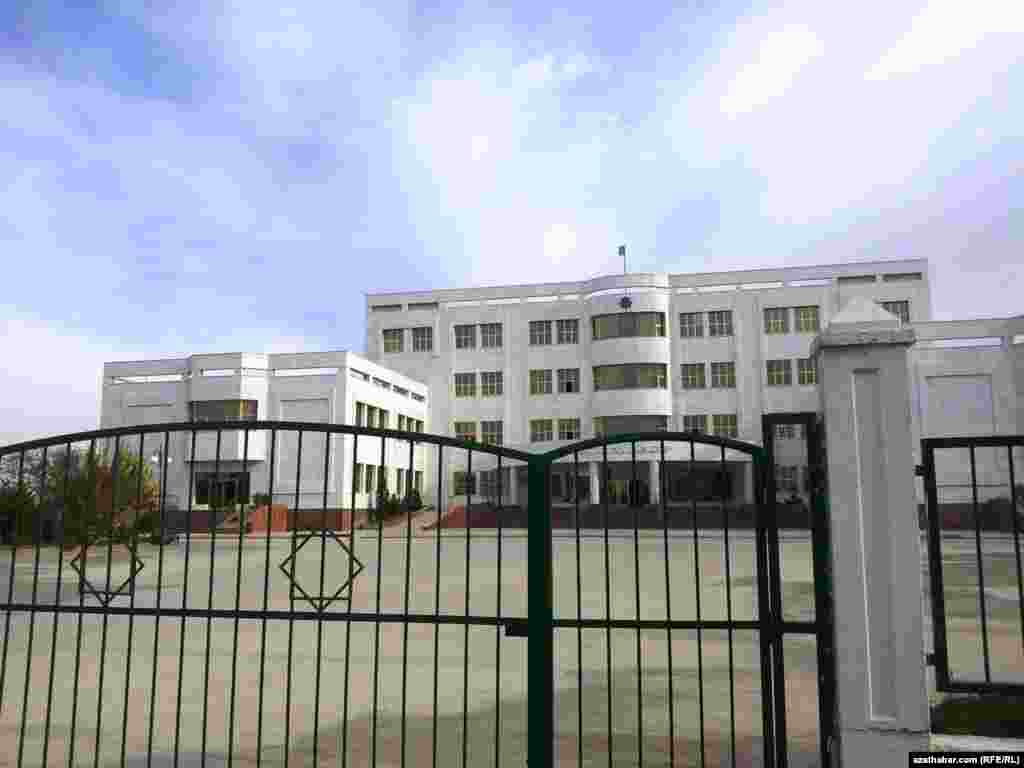 Babarabyň orta mekebi