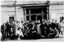 "Азатлык" татар яшьләре берлегенең беренче корылтаенда катнашучылар. 1990 елның октябре