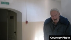 Ерлан, постоялец центра социальной адаптации для лиц без определенного места жительства. Астана, 13 декабря 2010 года.       