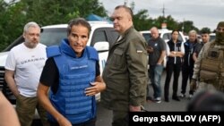 Ուկրաինա - ՄԱԳԱՏԷ-ի տնօրեն Ռաֆայել Գրոսսին Զապորոժիեի ատոմակայան այցից հետո զրուցում է լրագրողների հետ, Զապորոժիե,1-ը սեպտեմբերի, 2022թ.