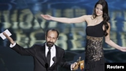 Asghar Farhadi, "Ayrılıq" filmi ilə bağlı mükafatlandırma,  Hollywood, 26 fevral 2012