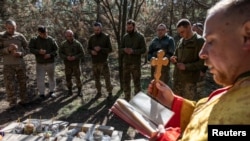 Ukrayna hərbçiləri Pasxa bayramını Dnepropetrovsk vilayətində cəbhə xəttində qeyd edirlər