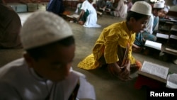 Даккадагы медресенин окуучулары