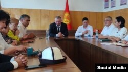 Балыкчы шаарынын мэриясынын жааматы. 