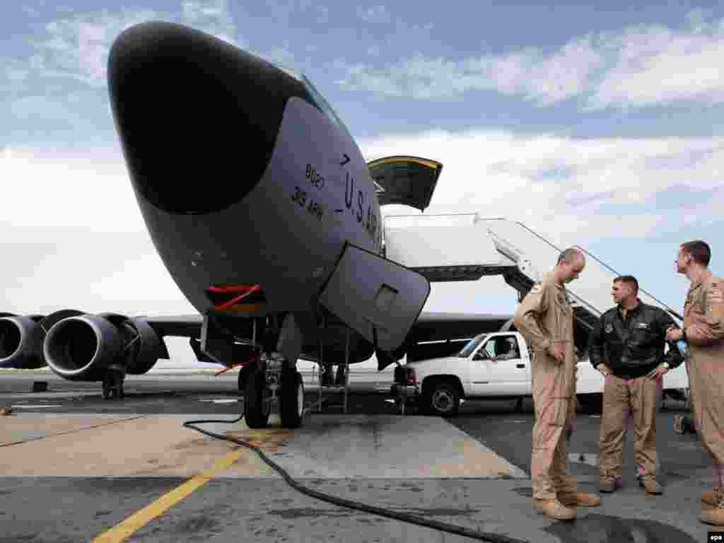 Патриоты Кыргызстана 15 марта провели пикет у посольства США с требованием закрыть в течение 10 дней ЦТП. 