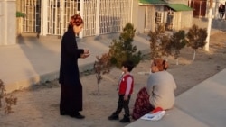 Diňle: Salam, Dogan: Çaganyň terbiýesine awtoritar syýasatyň nähili täsiri bar? 