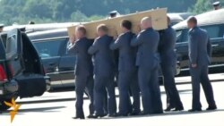 Нідерландці зустріли тіла загиблих із «Боїнга»