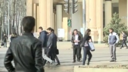 "Ҳар чӣ хоҳӣ медиҳам, биё, маъшуқаи ман шав"