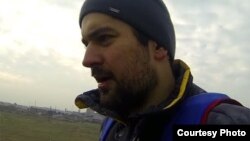 Не очень многие люди на планете решаются заняться прыжками с парашютом со зданий и отвесных скал, ведь это не только незабываемые ощущения, но и риск для жизни