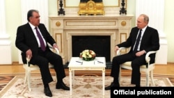 Эмомали Рахмон жана Владимир Путин. 8-май, 2021-жыл. Москва.