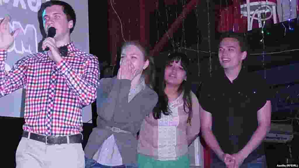 Ислам Вәлиев (с) җанатарлар белән