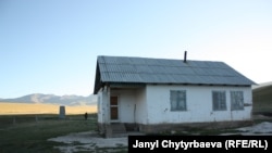 Ашырдын Кара-Кужурдагы өзү салдырган үйү