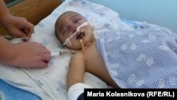 Двухлетний Талант 5 ноября в районной больнице Джеты-Огуза.