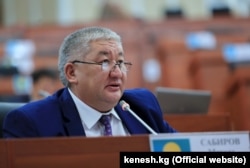 Максат Сабиров.