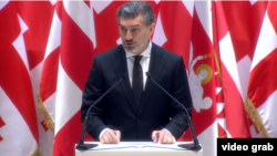 Михаил Кавелашвили ант берип жатат. 29-декабрь, 2024-жыл. Тбилиси.