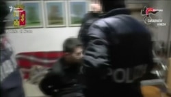 Італійські поліцейські затримали трьох підозрюваних у підготовці вибуху в Венеції (відео)
