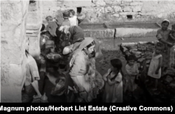 Для кримських татар вода мала сакральне значення. Крим, 1943 рік