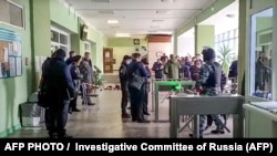 20-сентябрда Пермь мамлектетик университетинде куралчан адамдын ок чыгаруусу менен коштолгон окуя. (18-октябрдагы окуяга тиешеси жок).