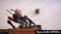 За даними «Комітету захисту журналістів», в останні десять років вбили щонайменше 324 журналістів