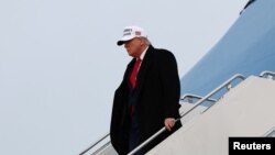 «Багато чого було досягнуто, але через те, що відбувається на Близькому Сході, президент Трамп поїде сьогодні ввечері після вечері з главами держав», – заявила речниця Білого дому 