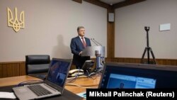 Президент Петро Порошенко видео байланыш аркылуу көрсөтмө берүүдө. Киев, 21-февраль, 2018-жыл. 