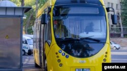 Тошкентга келтирилган электробус. "Газета уз" фотосурати.