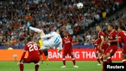 Востаннє зміни до правил трактування офсайду були внесені в 1990 році