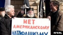 Вопрос о присоединении Украины к НАТО очень беспокоит некоторых в России - но убеждать все-таки будут украинцев