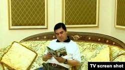 Berdimuhamedow häkimiýet başyna geleli bäri döredijilik işärleriniň işinden nägile gürrüň edýär. 