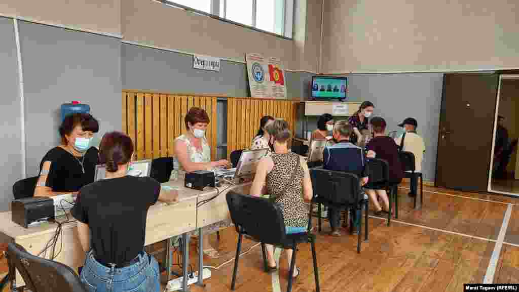 Бишкек шаардык кеңешине кайра шайлоо өтүп жатат.