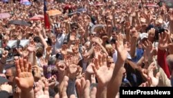 Оппозиционеры намерены вернуться к зданию парламента 10 июня, чтобы не допустить первого заседания нового состава законодательного органа