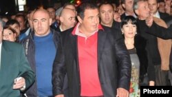 Առջևի պլանում՝ Գագիկ Ծառուկյանը և Էդուարդ Բաբայանը, արխիվ 