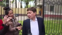 Сапар Исаков сурак берип чыкты