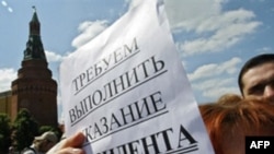 В России отсутствует публичная политика, и россияне с 90-х годов аполитичны