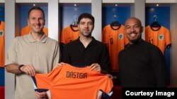 منبع تصویر: صفحۀ فیسبوک انوش دستگیر 