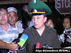 И.о. директора пограничной службы Казахстана Тургамбек Стамбеков. Ушарал, 26 июля 2012 года.