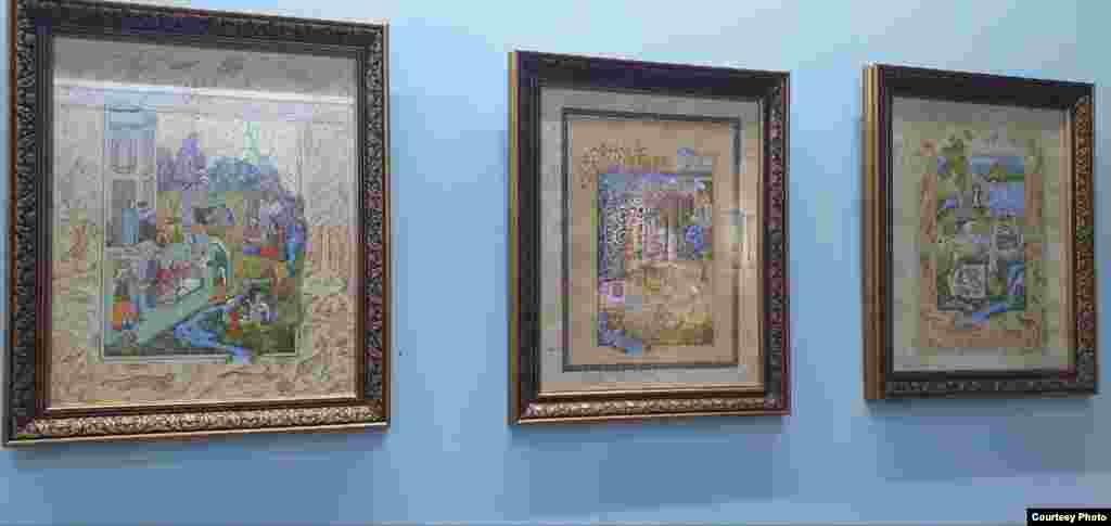 Аксҳоеро аз маросими ифтитоҳи намоишгоҳ, ки 3 май барпо шуд, Сарвиноз Ҳоҷиева, ҳамсари Олим Камолов дар ихтиёри Радиои Озодӣ вогузор кард 