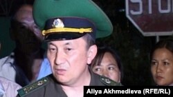 Тұрғанбек Стамбеков, ҰҚК шекара қызметінің директоры қызметін атқарушы. Үшарал, 26 шілде 2012 жыл.  