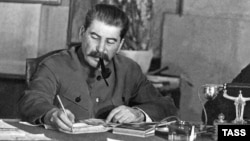 Иосиф Сталин. Акс аз бойгонӣ