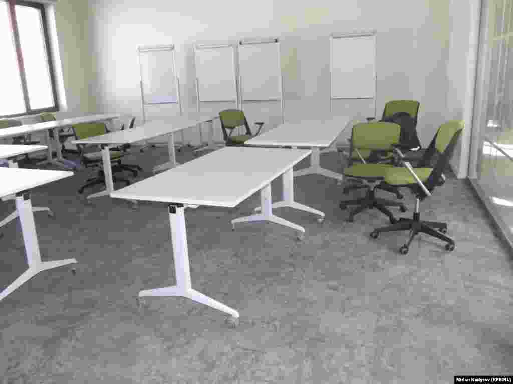 Бир группада эң көп дегенде 18 студентке чейин болот.