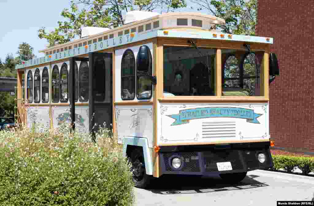 Передвижная парикмахерская, обслуживающая персонал корпорации. Время &mdash; деньги