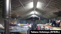 В палатке Мальтийской службы помощи