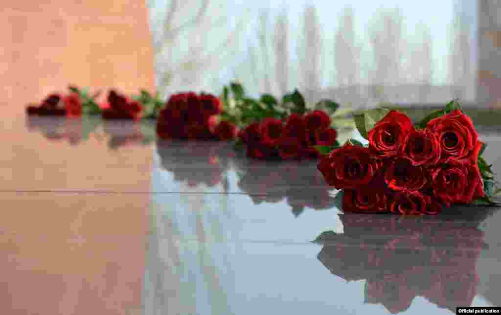 Кыргызстанда 2010-жылы 90дой адамдын өмүрүн алган Апрель окуясынын 11 жылдыгы белгиленүүдө.