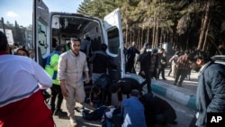 Ирандагы жардырууда жабыркагандарга жардам көрсөтүп жатышат. 3-январь, 2024-жыл.