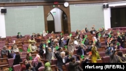 هاشم: حکومت در زمینه تعهد که در خصوص رشد اقتصاد و زیربناها با مردم کرده بود توانسته تا حدی کارهای عملی نیز انجام دهد.