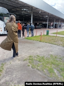 Пасажири в очікуванні перетину польського кордону