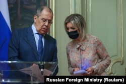 Ілюстративне фото. Міністр закордонних справ Росії Сергій Лавров з речницею міністерства Марією Захаровою після переговорів з міністром закордонних справ Білорусі в Москві, 18 червня 2021 року