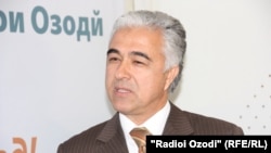 Саидҷаъфар Исмонов, раиси Ҳизби демократи Тоҷикистон.