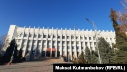 Талас облустук администрациясынын сырткы көрүнүшү. Иллюстрациялык сүрөт.